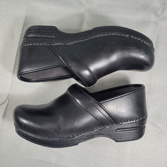 Dansko Nursing Clogs Shoes Black Patent Leather Women's Size EUR 39 - US 8.5/9 - Picture 3 of 9